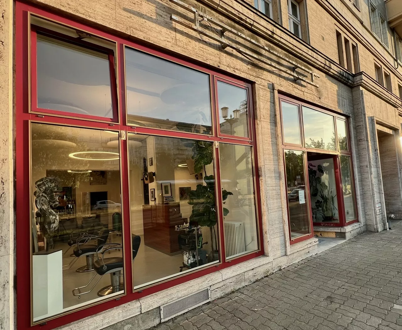 Unser neuer Salon in der Karl-Marx-Allee 58
